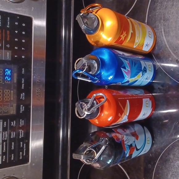 McDonald's Olympic 2010 Water Bottles - Picture 3 of 5